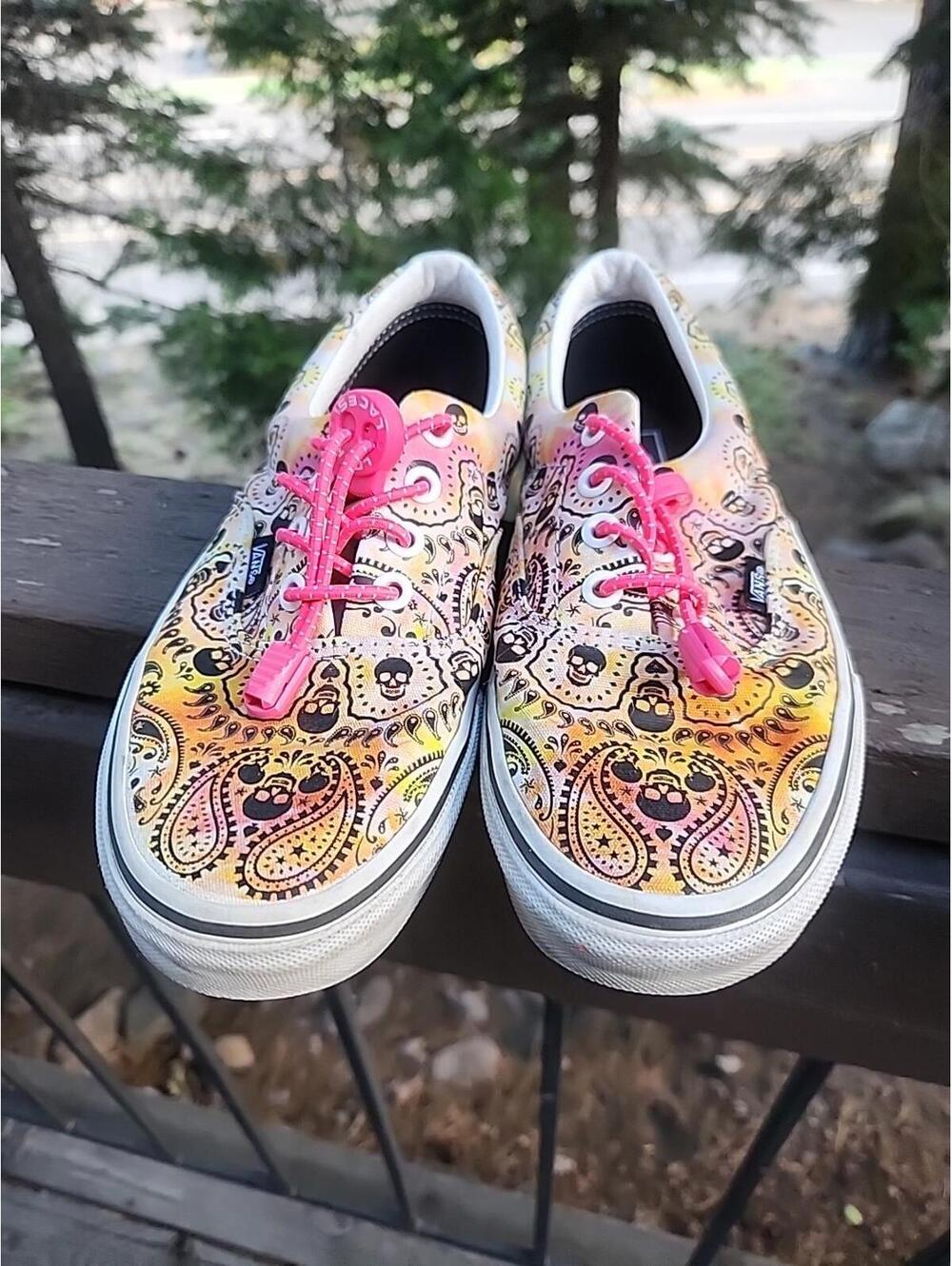 Brand New Vans men's Off The Wall skateboard skeleton shoes size 7.5